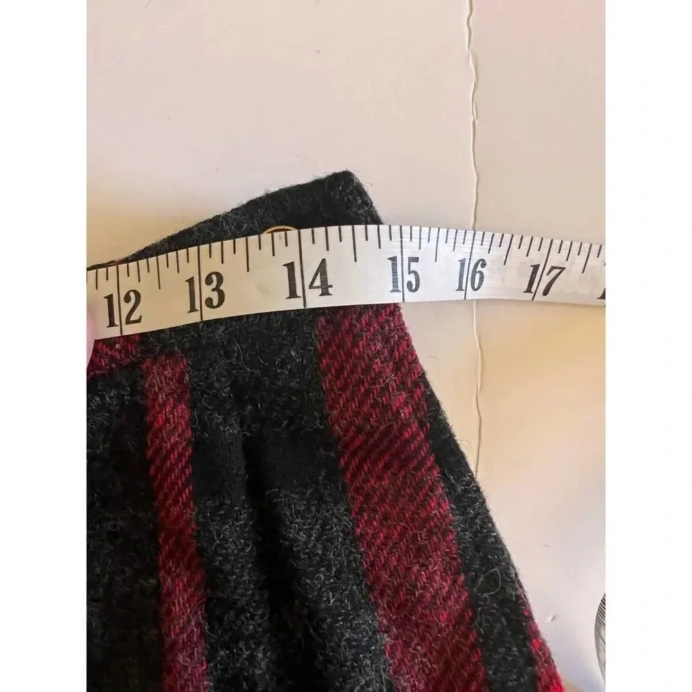 Vintage 100% wool red black plaid pleated skirt‎ size small medium